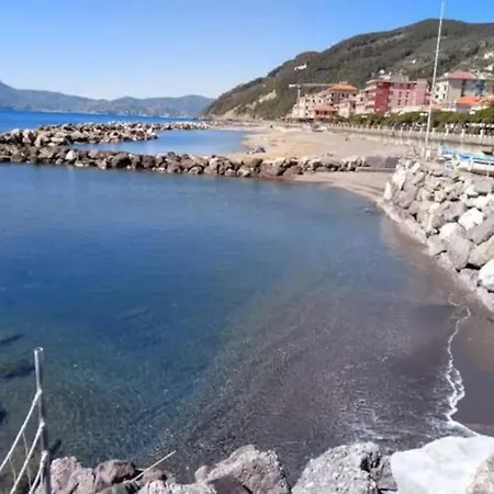 Sognandochiavari A 2 Passi Dal Mare Apartmán *